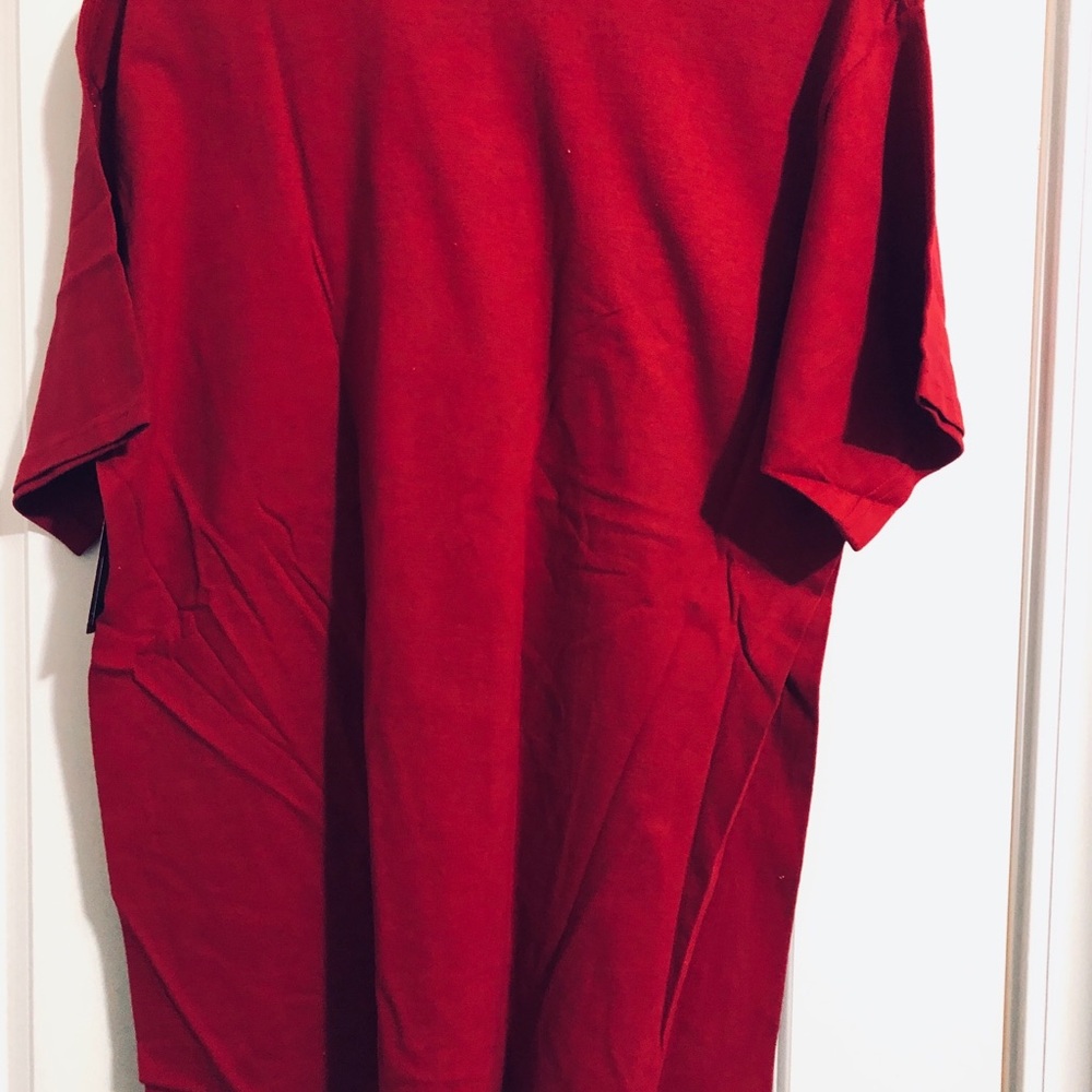 Hard Rock Cafe Red Kuwait Graphic Tee with Gold & Black Accents - Picture 6 of 10